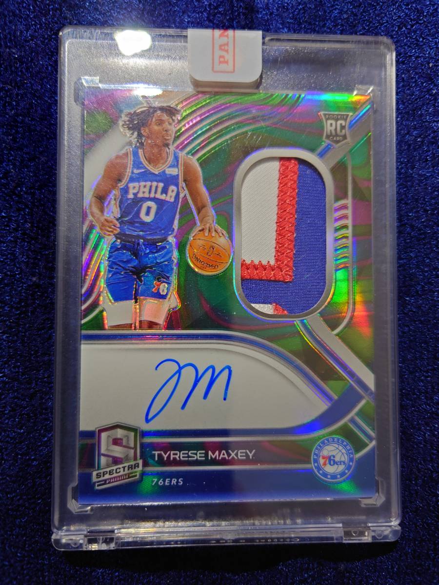 2021 Panini SPECTRA.TYRESE MAXEY（タイリース・マキシー）1/5シリ直筆サイン・パッチ・ルーキーカード 
