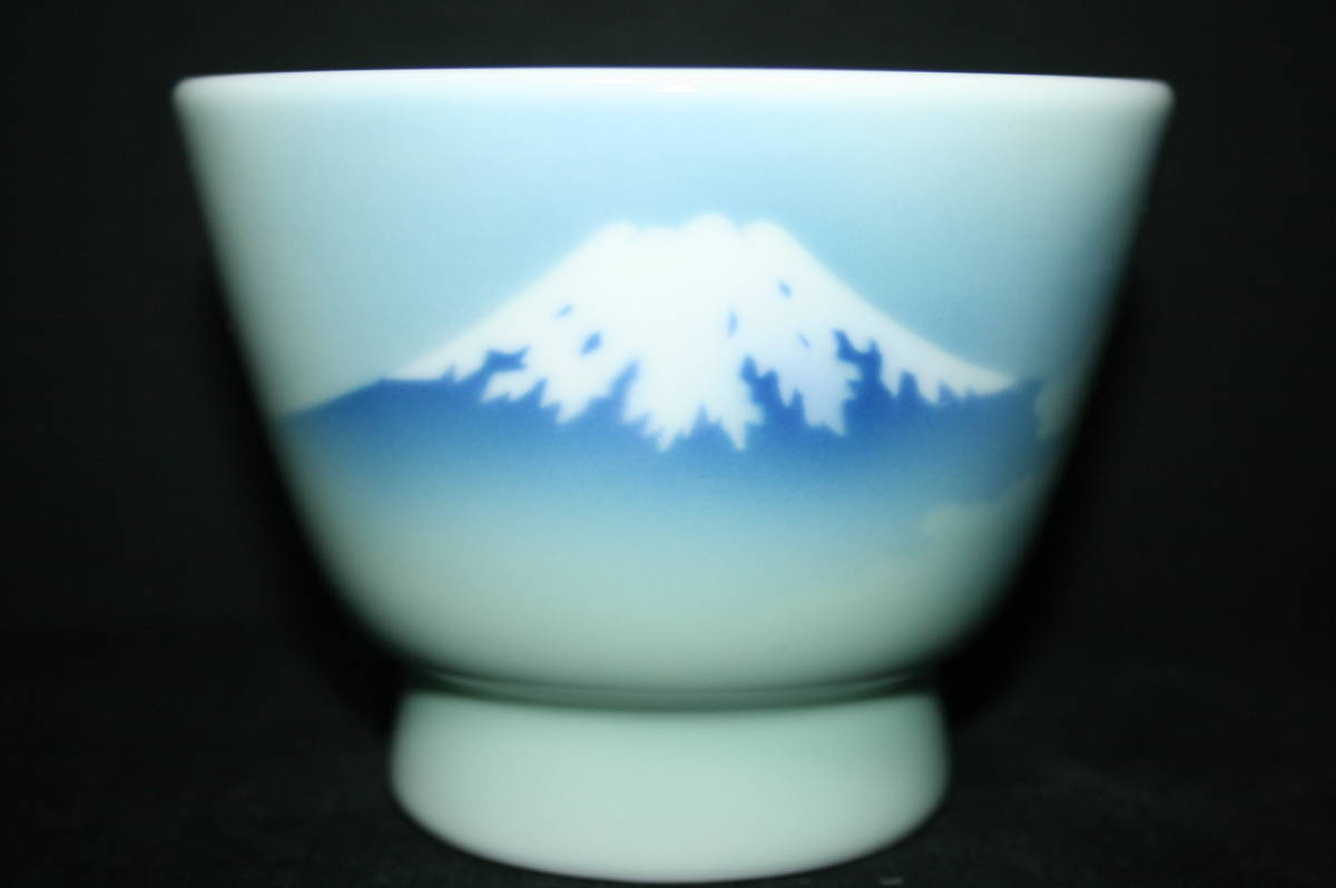 Yahoo!オークション - 工芸品／陶磁器宮内庁御用達 深川製磁「青磁