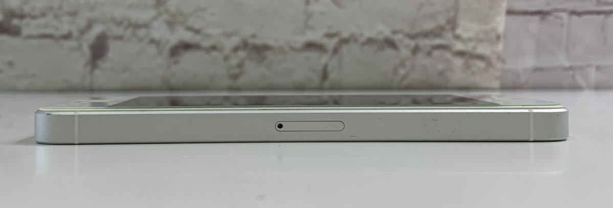 定番人気】 221124RM390021 Apple iPhone SE 64GB シルバー MLM72J/A
