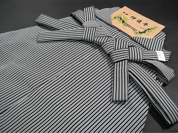 逸品　新品【御仕立上】正絹 　米沢織　男物米沢高級袴 【伊達平】２尺４寸　国内米沢仕立