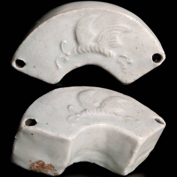 。◆錵◆ 李朝時代 白磁製 蝶陽刻水滴 10cm 朝鮮古陶 書道具 唐物骨董 [N434.2]WP5/22.11廻/GY/(60)