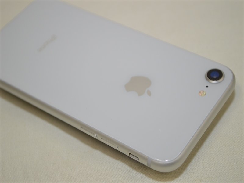 中古 au Apple iPhone8 64GB シルバー MQ792J/A 判定〇 バッテリー最大