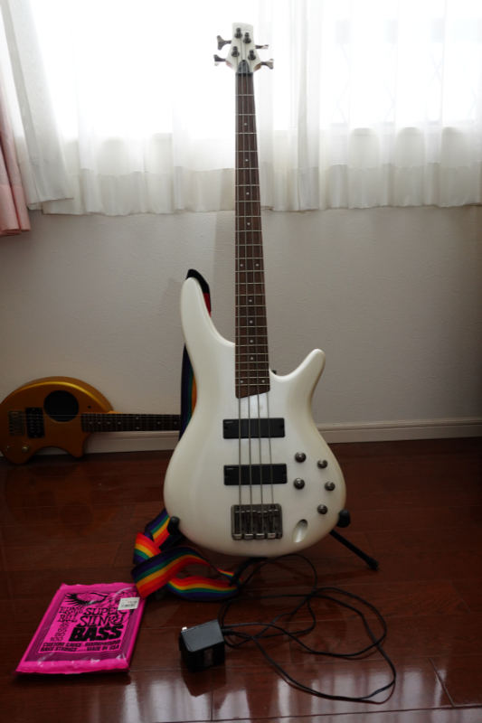 中古] エレキベース Ibanez SR300 ACアダプター駆動 ギタースタンド
