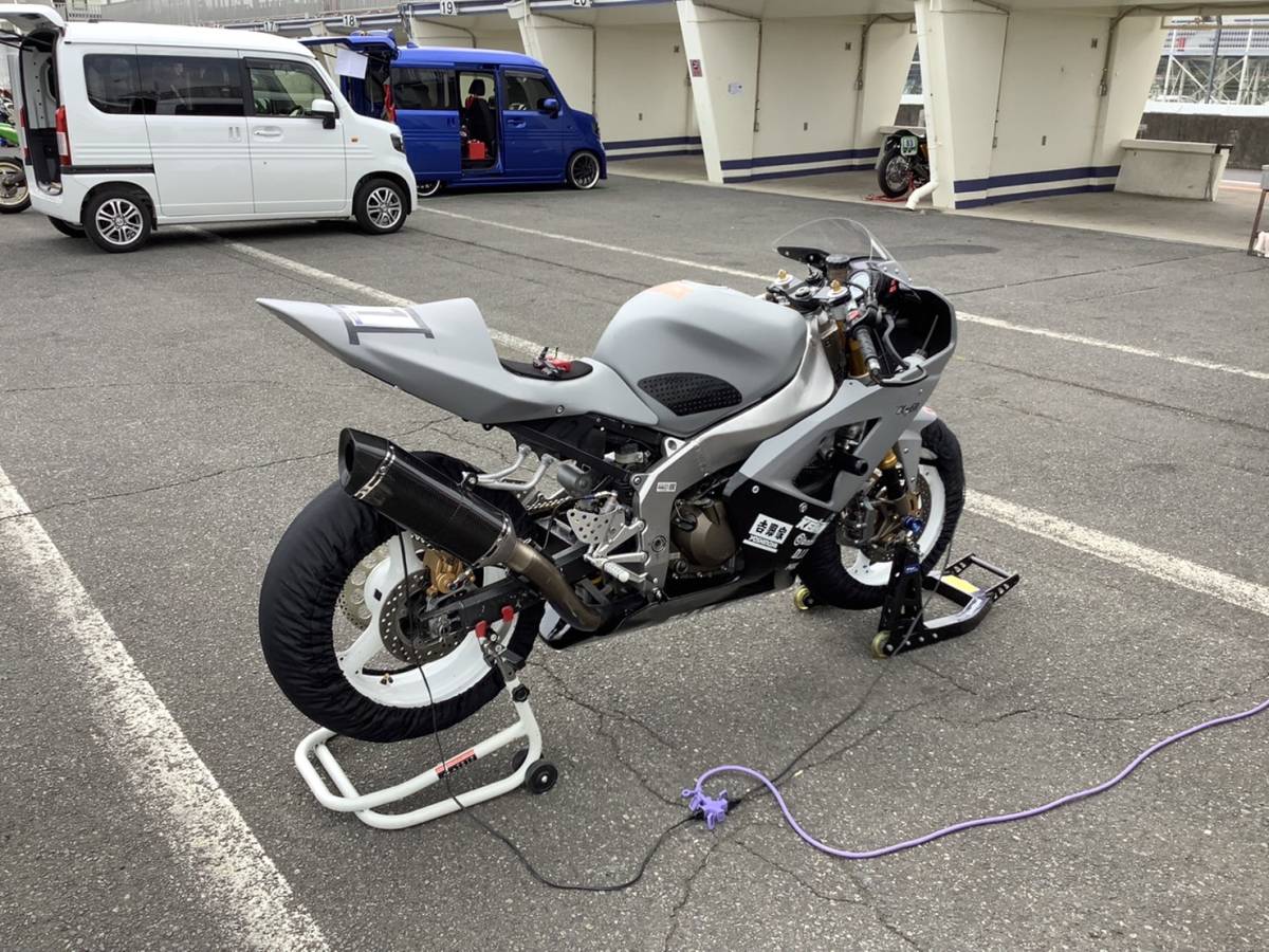ZX-6R レーサー 書類無 サーキット (401cc-750cc)｜売買された