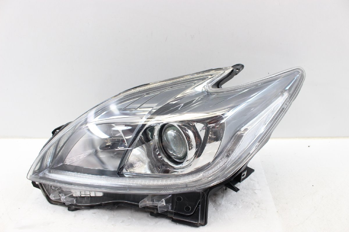 ジャンク品　プリウス　ZVW30　後期　ヘッドライト　左　左側　キセノン　HID　レベ付　コイト　47-52　打刻モ　81185-47411　275048-B351