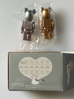 激レア 希少 ベアブリック ハローキティー 2005 バレンタインデー BE