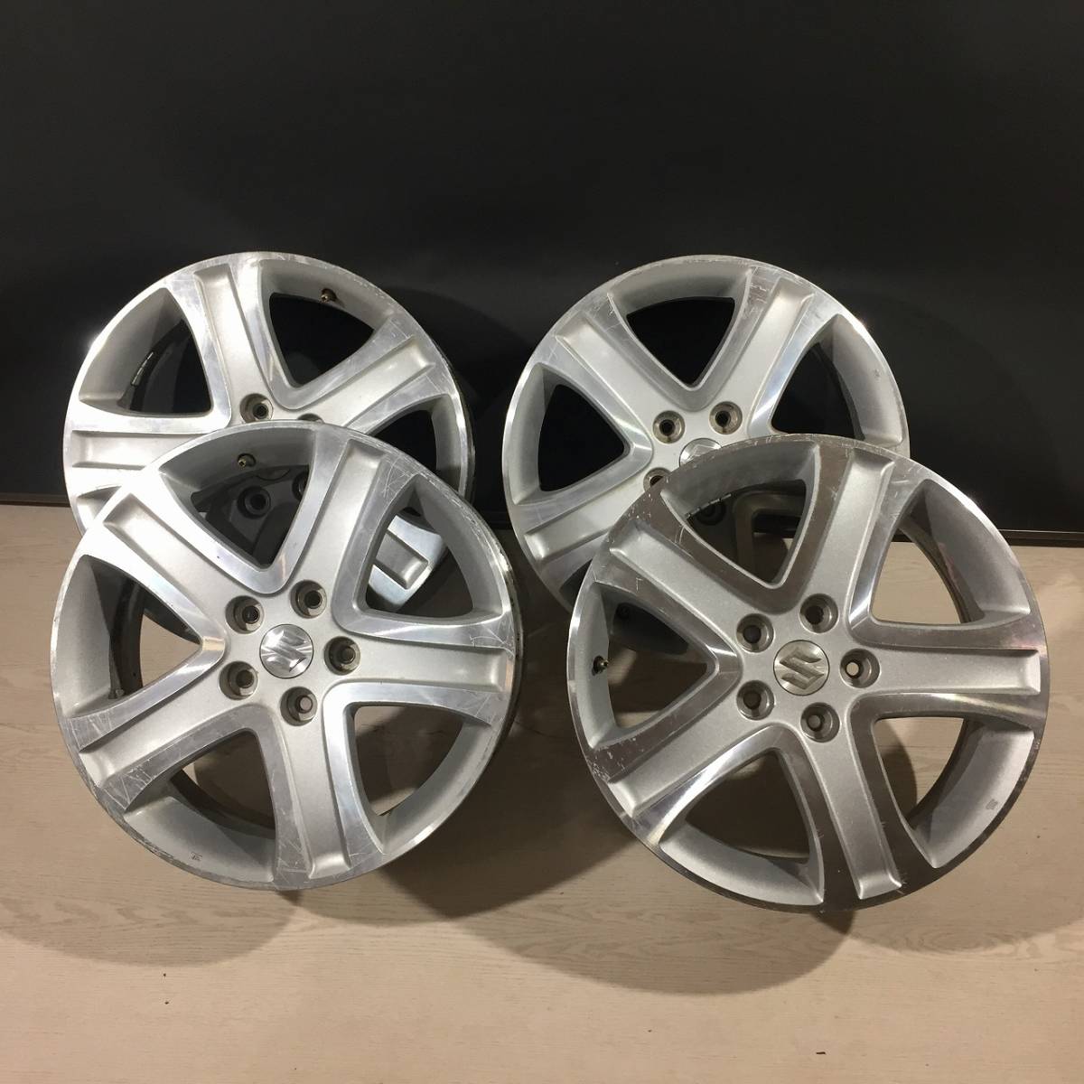 Q-330【直接取引歓迎】/SUZUKIスズキ　17インチ　アルミホイール4個組　エスクード他
