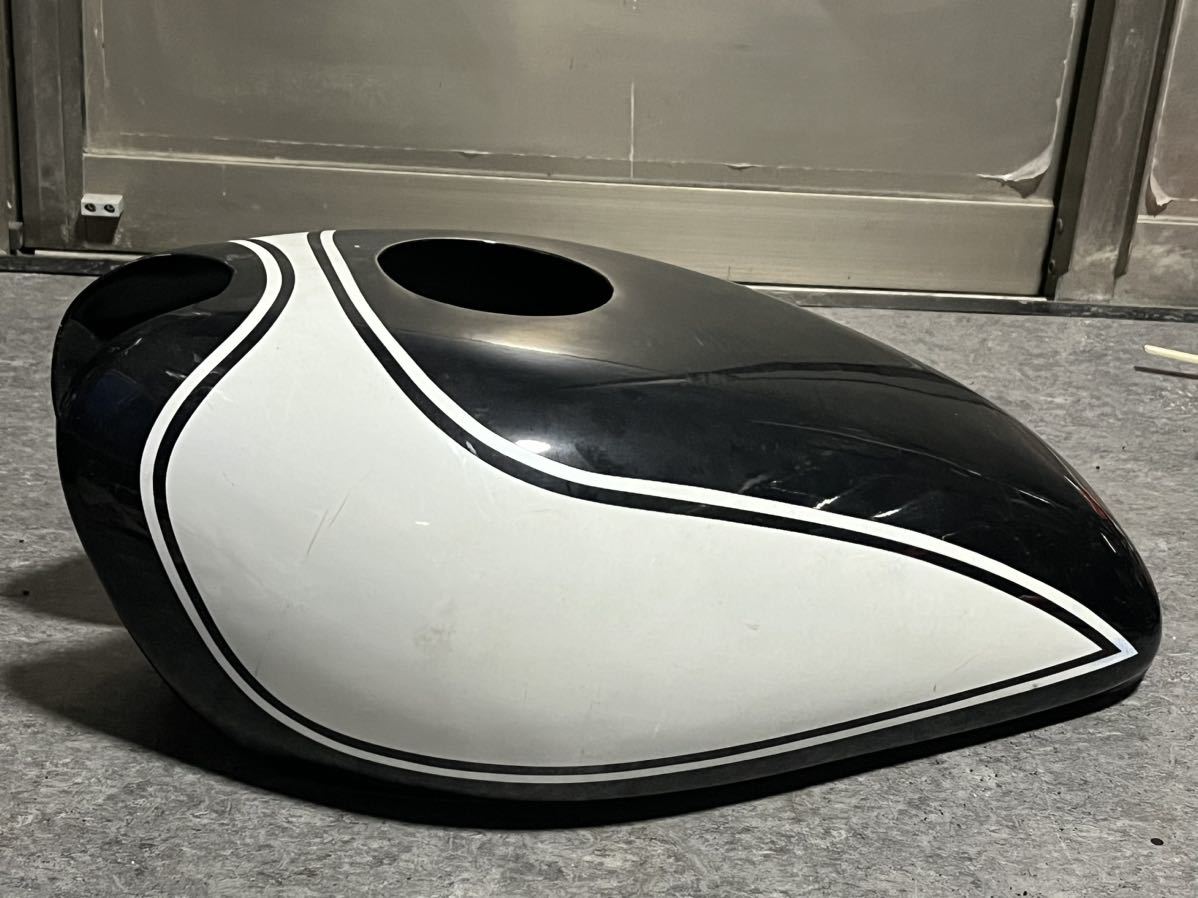 ゼファー400 タンクカバー χ タンク カワサキ ゼファー400に適合する