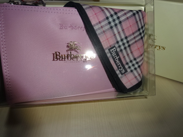 未使用箱入バーバリーズ ポーチ・ハンカチセット　ピンク