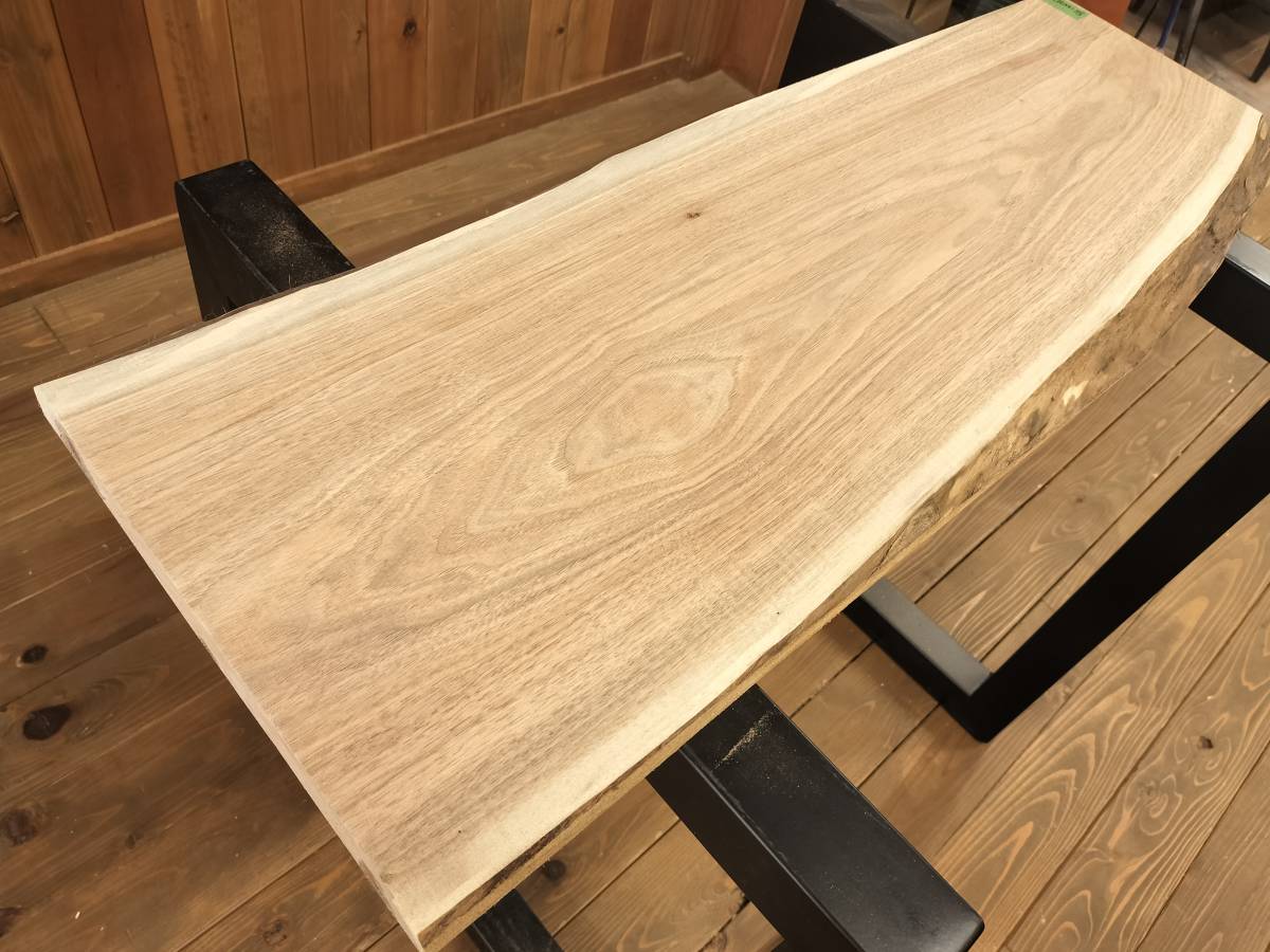 KRM-15 クルミ 鬼胡桃 一枚板 耳付き 木工 木材 DIY 端材 無垢板 銘木 材料 天然木 幅広板 厚板【新潟 Junshin -潤森-】