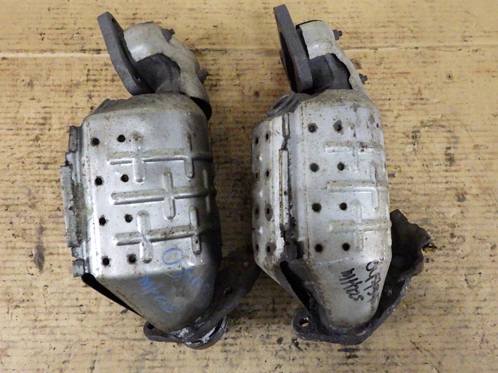 [石] スズキ K6Aターボ 触媒 2個セット 棚落ち無 コア用 ■ MH21S/MH22S K6A-T ロジウム パラジウム ジャンク品 047345/052108 ■ 触媒 K6A スズキ 2026年最新Yahoo!オークション mh(触媒、エキマニ 触媒ストレート