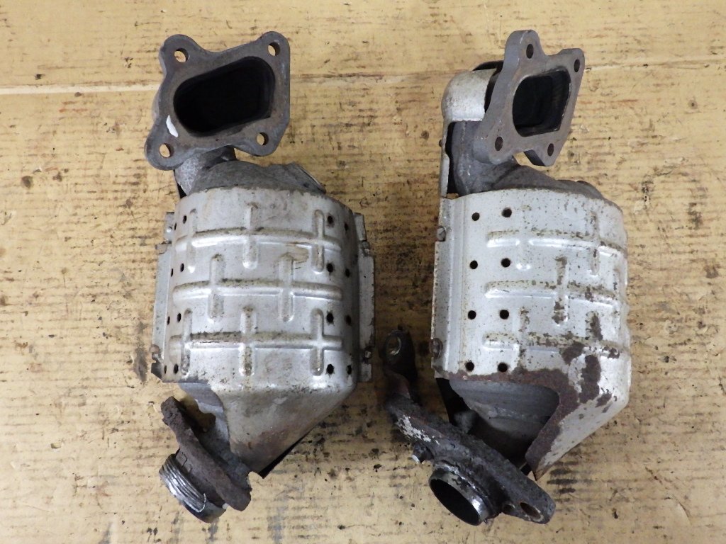 [石] スズキ K6Aターボ 触媒 2個セット 棚落ち無 コア用 ■ MH21S/MH22S K6A-T ロジウム パラジウム ジャンク品 047345/052108 ■ 触媒 K6A スズキ 2026年最新Yahoo!オークション mh(触媒、エキマニ 触媒ストレート