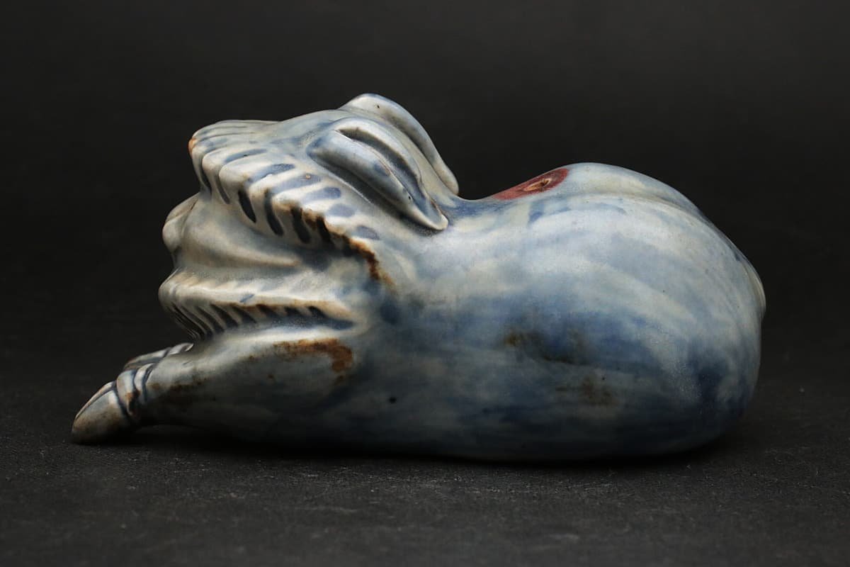 EI047 朝鮮古美術 李朝 辰砂 瑠璃釉獅子形水滴 幅12.5cm 重