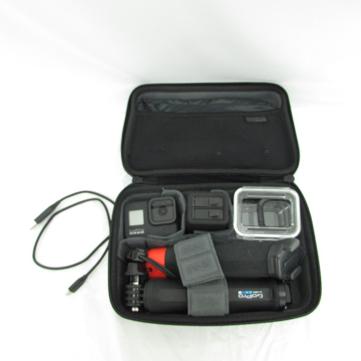中古品】Go Pro ゴープロ ウェアラブルカメラ アクションカメラ HERO8 