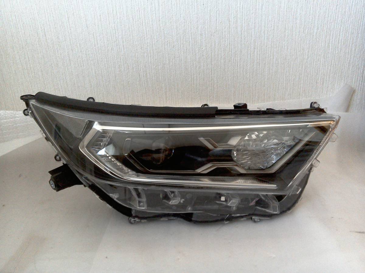 RAV4 トヨタ純正 ヘッドライトユニット ASSY 左右　コンピューター付 RAV4 トヨタ純正 ヘッドライトユニット ASSY 左右 コンピューター付