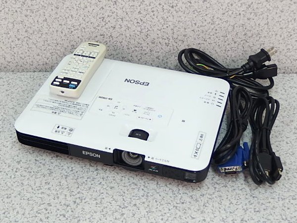 EPSONプロジェクター 【バッグ・リモコン付】EB-1785W ランプ極少