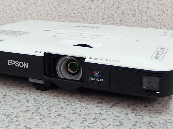 EB-1785W プロジェクター - メルカリ 美品EPSON ランプ点灯48時間