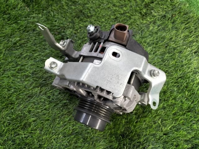 ヴィッツ DBA-NSP130 オルタネーター U 209 27060-47270