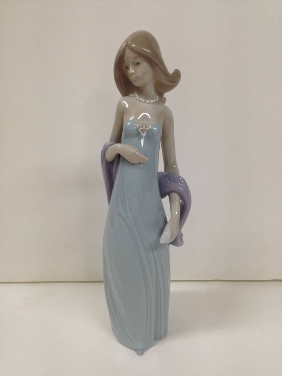 LLADRO ドレス 女性 フィギュリン リヤドロ 少女 パーティー 陶器 人形
