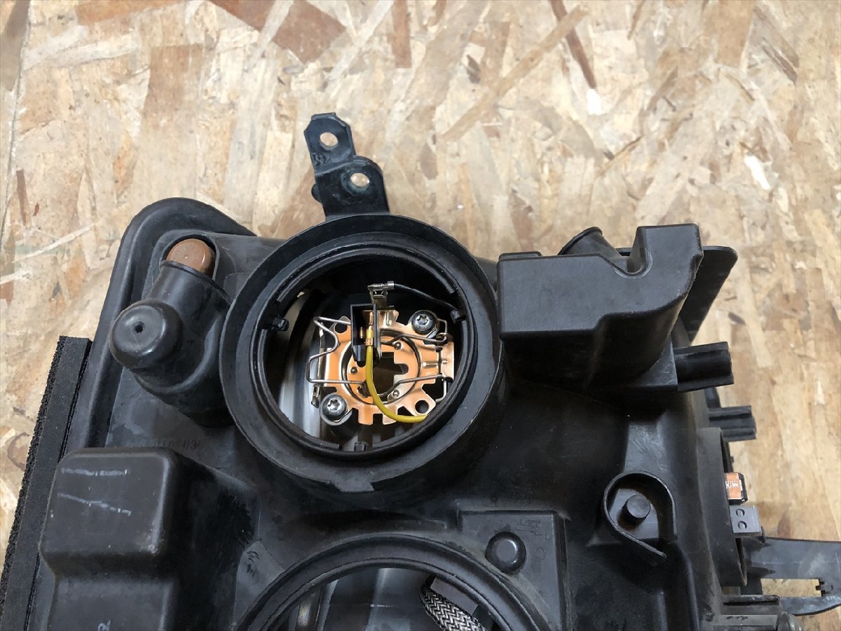 中古パーツ】スズキ エブリィワゴン DA17W 純正 HID ヘッドライト 左 