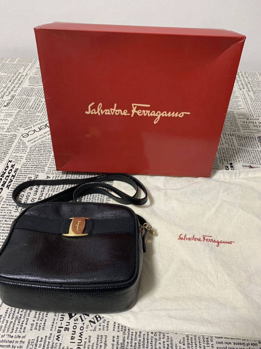 ◇Ferragamo / フェラガモ ヴァラ グログランリボン リザード ブラック