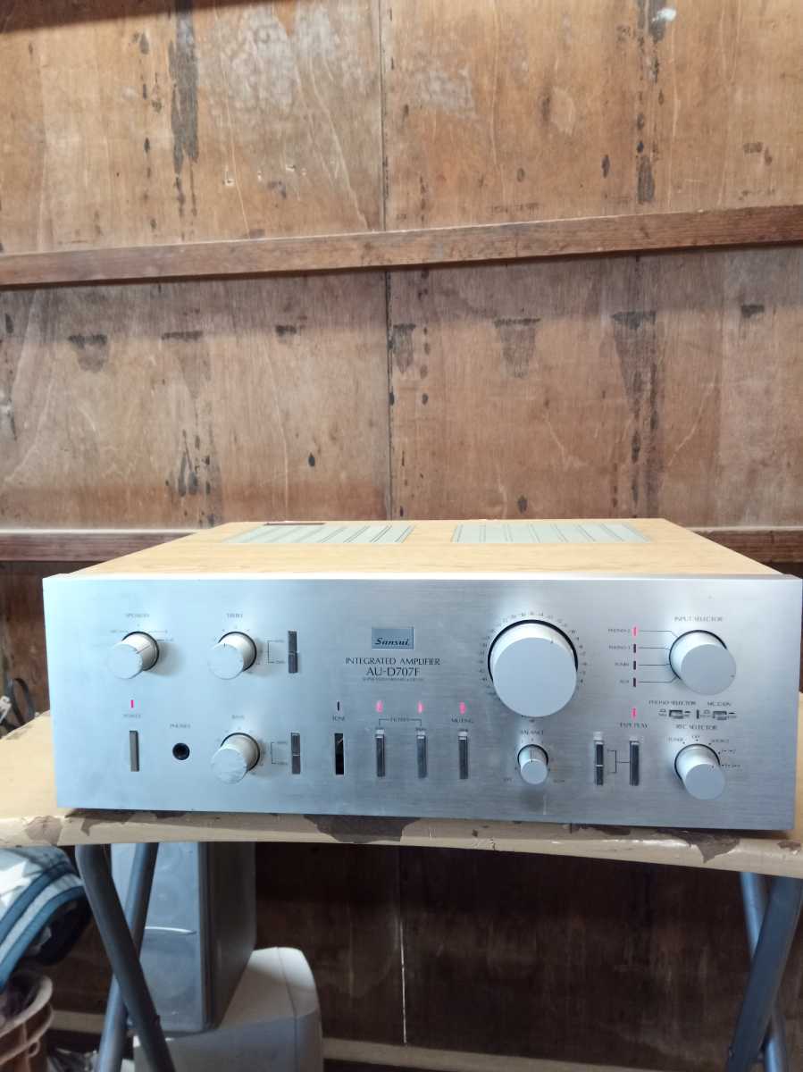 プリメインアンプ 　SANSUI AU-D707F ジャンク プリメインアンプ SANSUI AU-D707F 通電はOK ジャンク扱い サンスイ AU