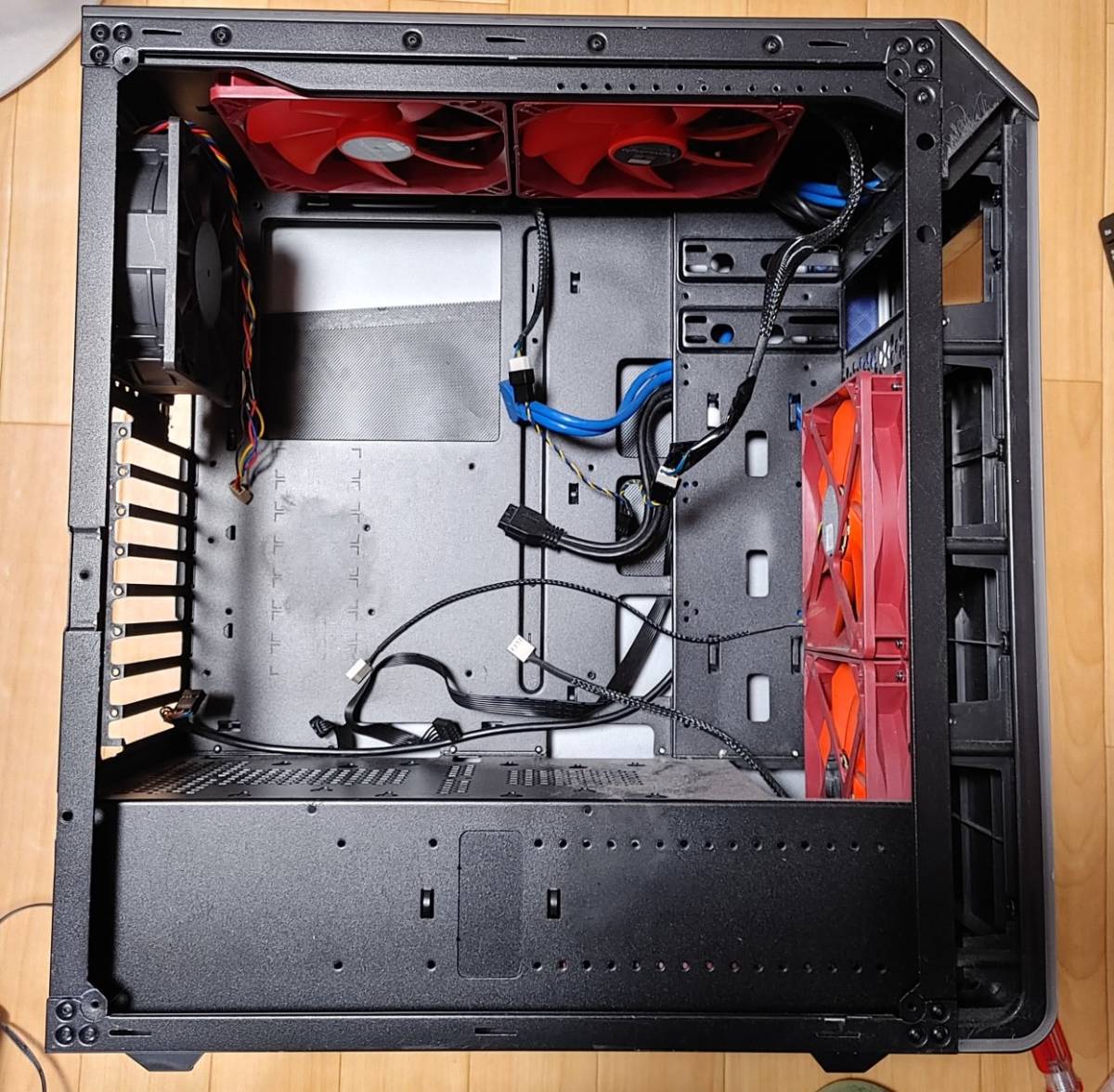 GALLERIA■PCケース■CPUクーラー DVDドライブ SATAケーブル付き■ジャンク扱い GALLERIA PCパーツ THIRDWAVE 0 Ryzen 部品取り