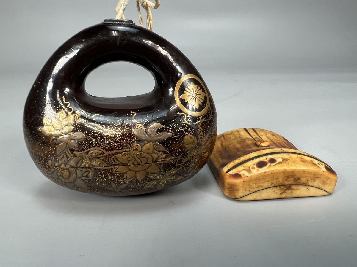 陶文堂】A0054 金蒔絵 印籠 マンモス根付 金梨地 古美術 骨董 江戸時代 