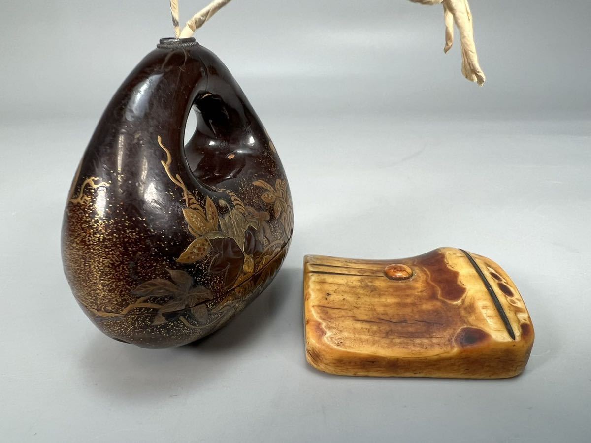 陶文堂】A0054 金蒔絵 印籠 マンモス根付 金梨地 古美術 骨董 江戸時代 