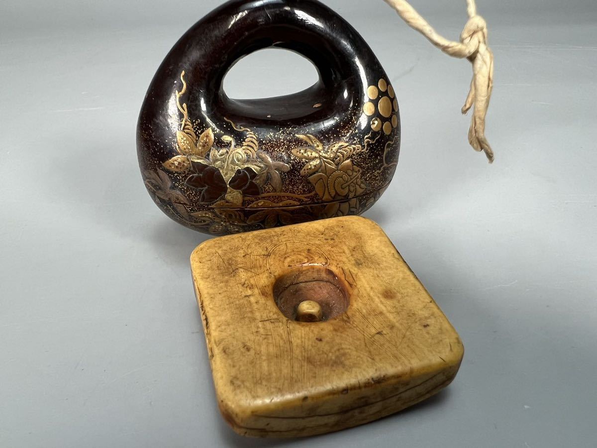 金蒔絵 印籠 梅の図 根付付き