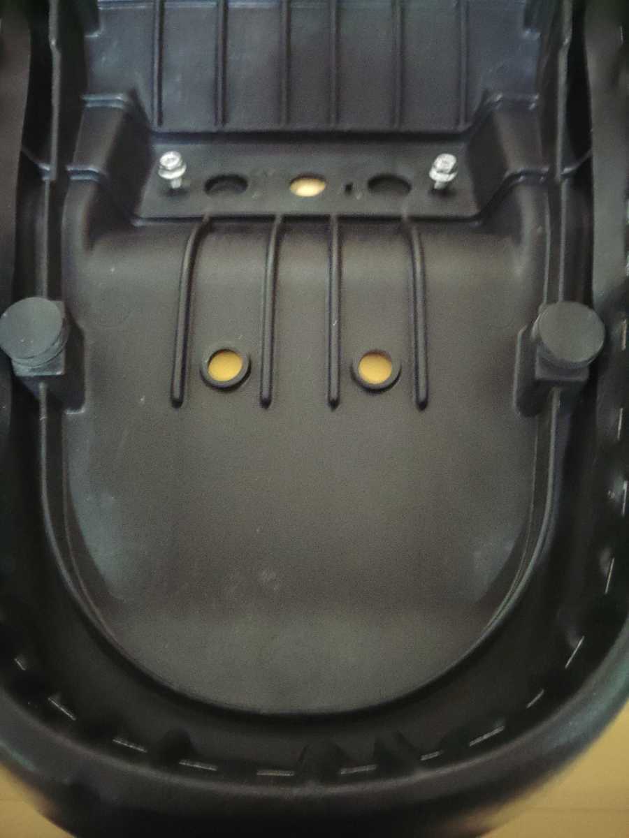 Kawasaki カワサキ W650 W800 純正 タックロール シート 【公式通販】