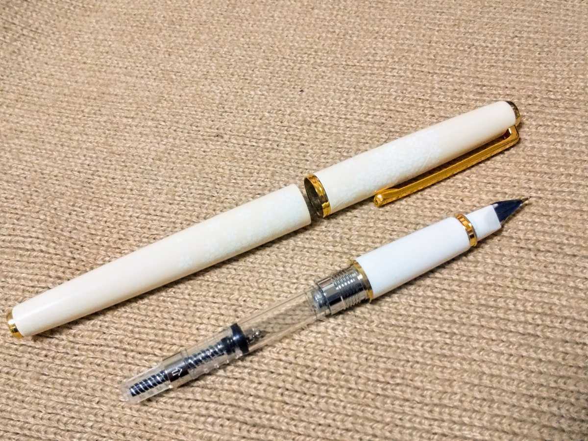 PILOT LADY WHITE SAKURA 万年筆　字幅F 万年筆 PILOT - レディホワイト | Pen Lady LADY 字幅F Lee TY Shop