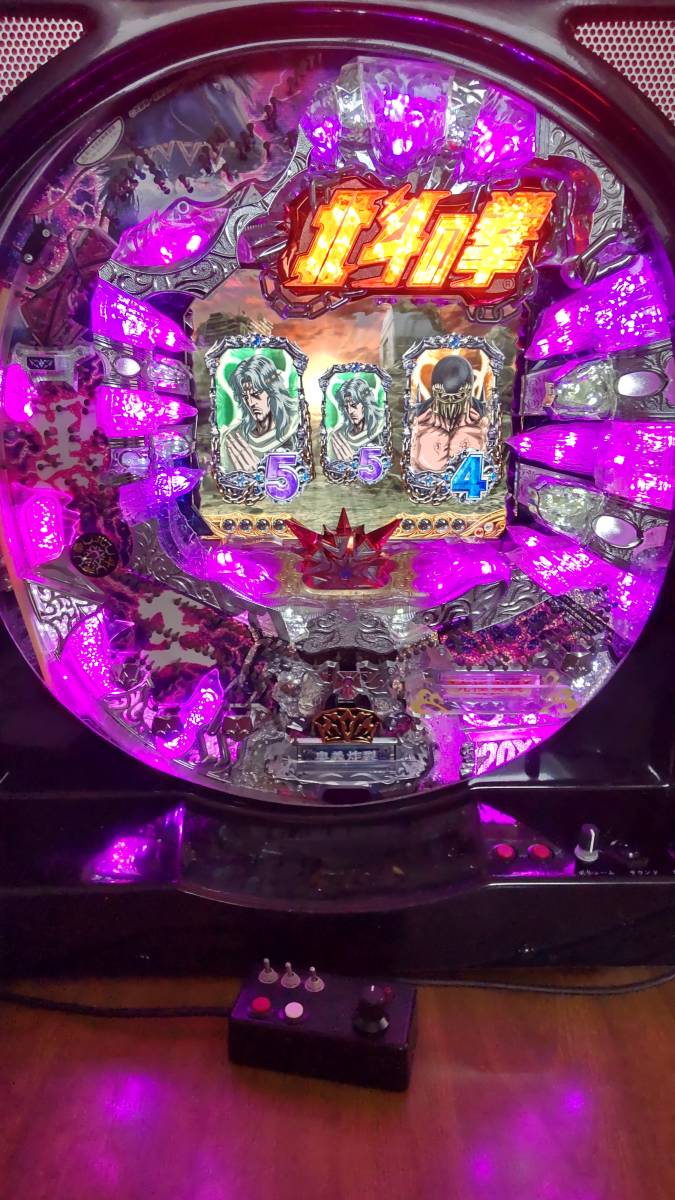 ぱちんこCR北斗の拳剛掌黒王バージョン 卓上型パチンコ玉不要。 パチンコ・