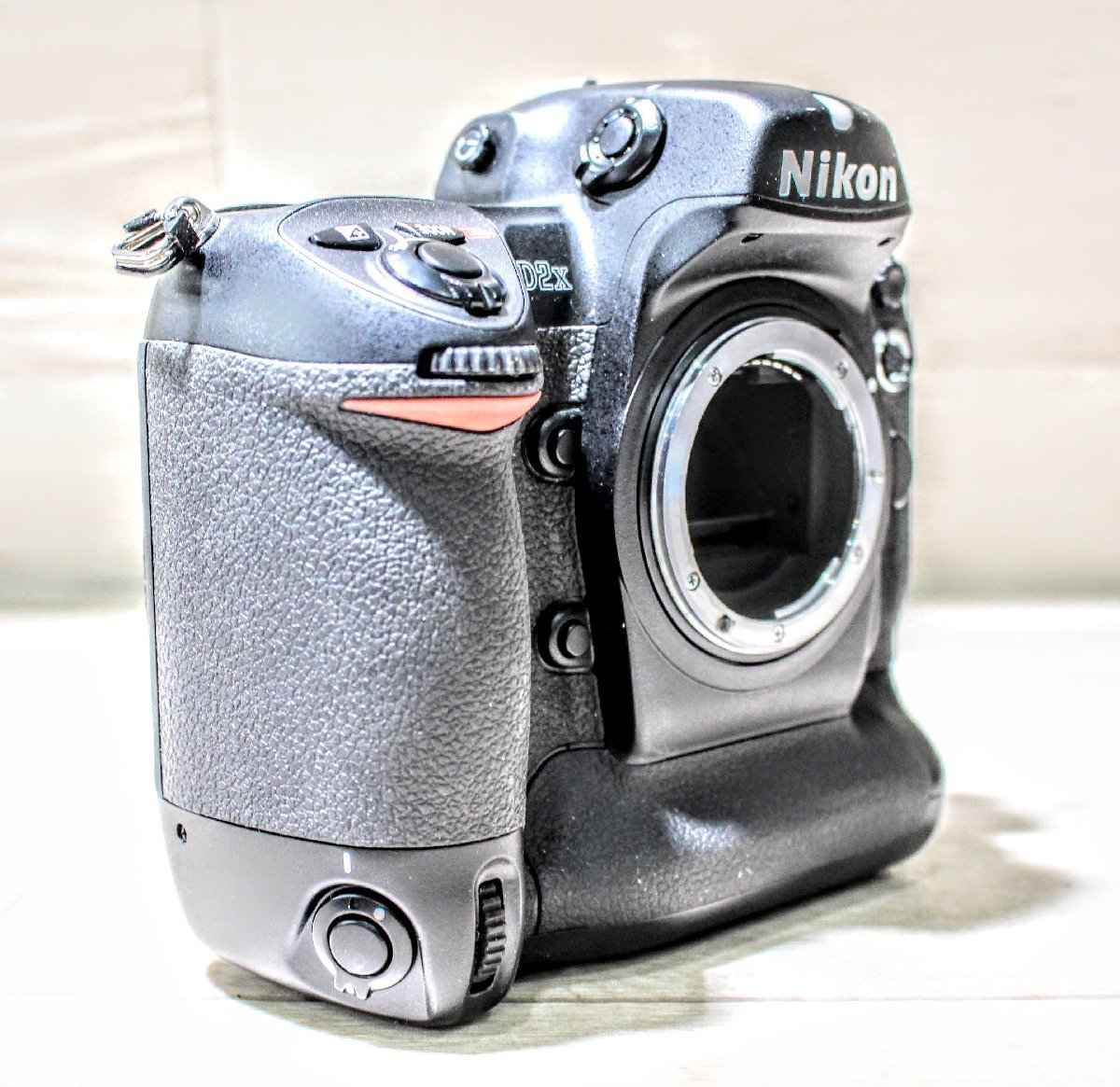 ニコン デジタル一眼レフカメラ「D2X」Nikon D2X BODY (1240万画素 