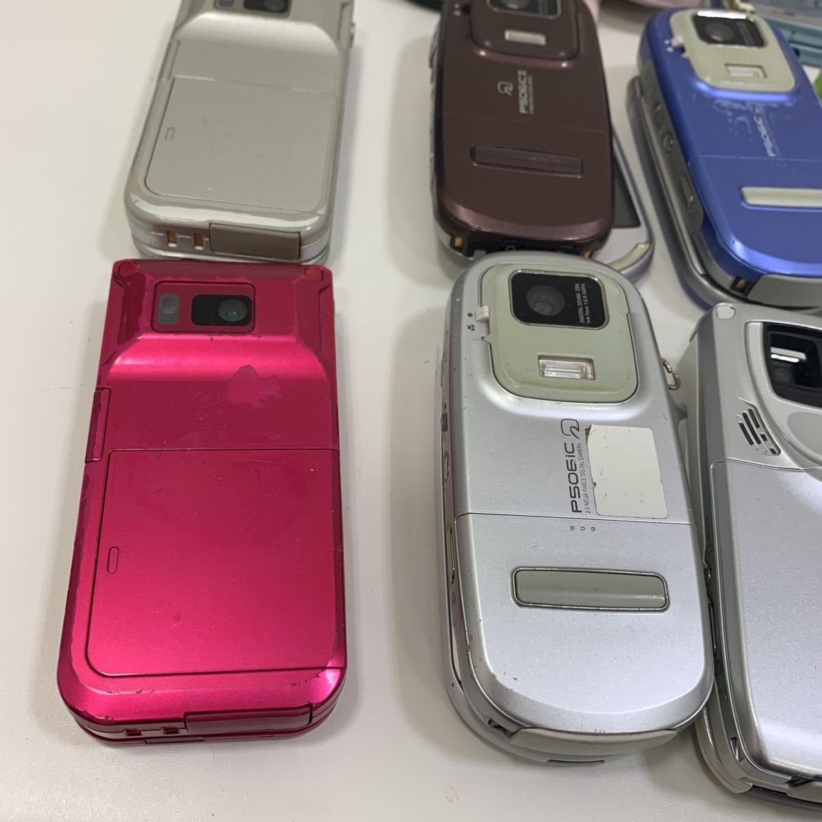 ドコモ FOMA 3G携帯電話 モックアップ35台セット ガラケー 平成レトロ 携帯電話 ガラケー まとめ ドコモ au win 平成レトロ 当時物 FOMA 動作