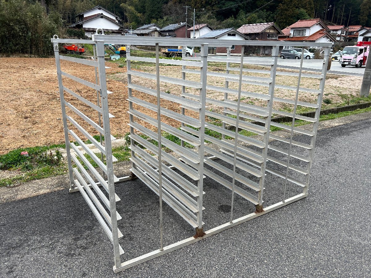 現状渡しです。アルミ苗コンテナ収納棚 120枚(農業機械)｜売買された 