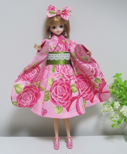 ハンドメイド ジェニーちゃん 高校生リカちゃん 着物ドレス 薔薇模様 ハンドメイド ジェニーちゃん 高校生リカちゃん 着物ドレス 薔薇模様