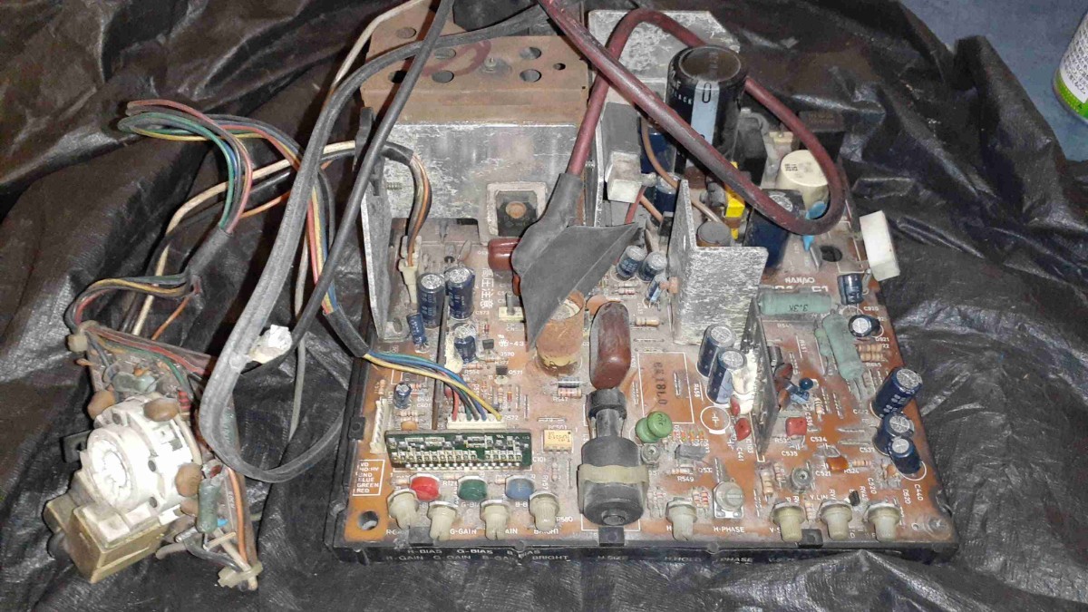 ナナオ(NANAO)18インチモニター基板　②