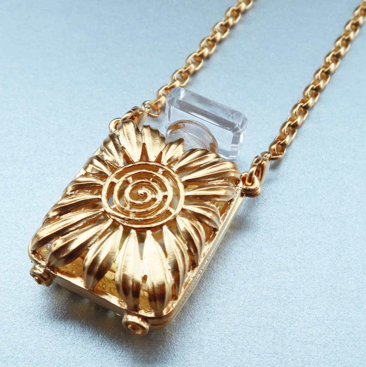 シャネル CHANEL NO19 NO.19 ナンバー19 フラワー デザイン 香水瓶