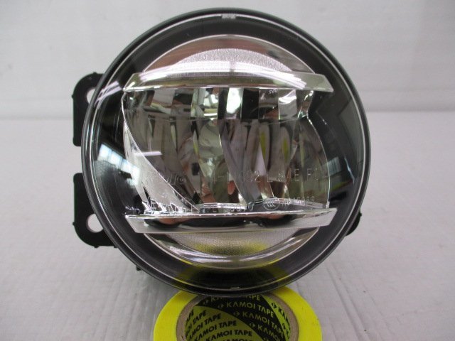 エスクード YEH1S LED フォグランプ 左/KOITO 114-11092L/35502-79R01 中古品[H310-KB1937]