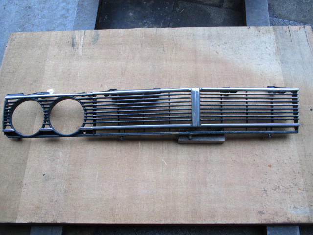 430セドリック・グロリア　バン　純正フロントグリル　　希少　当時物　旧車