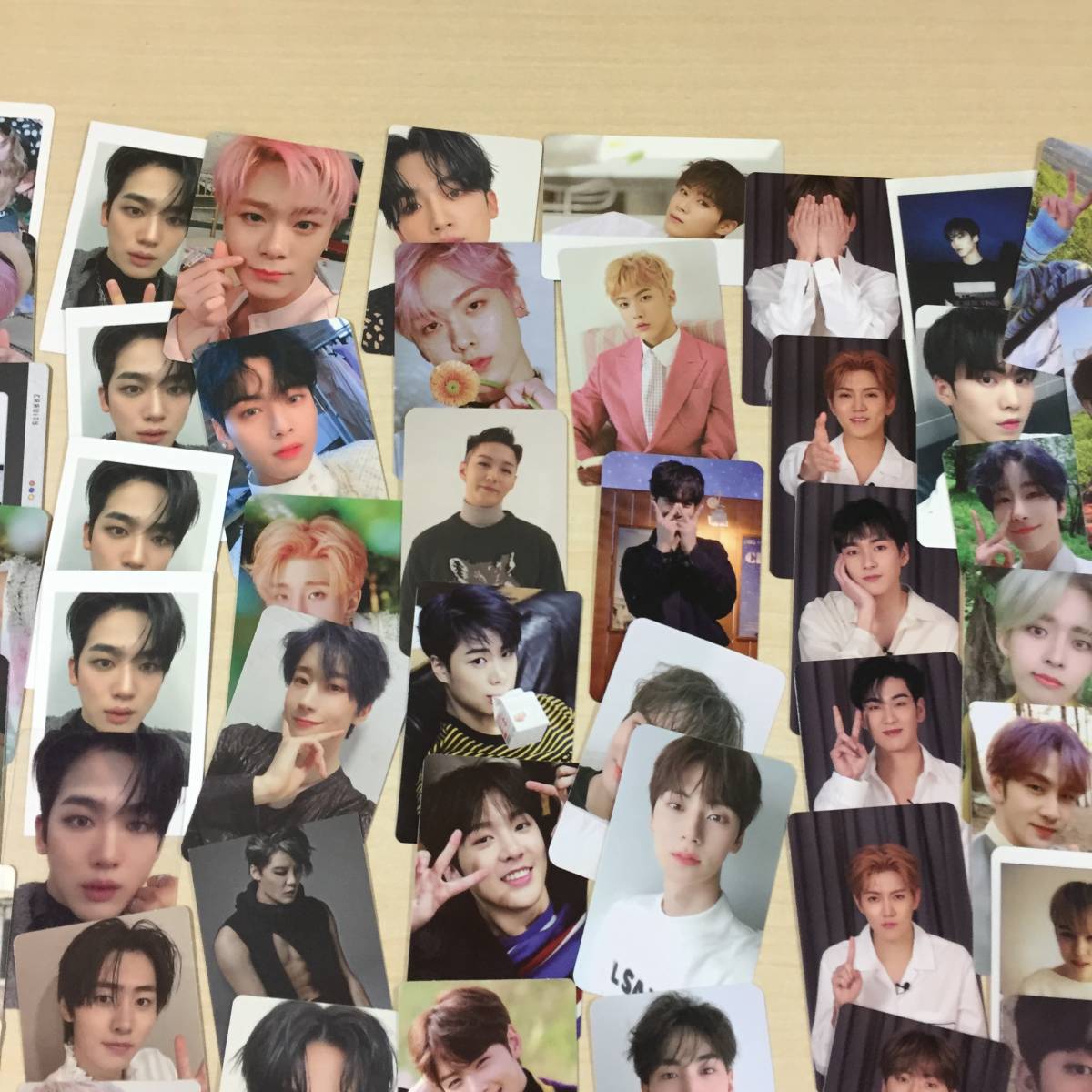 ENHYPEN &team BTS ASTRO スキズ ルセラフィム トレカ LE SSERAFIMグッズ フォト カード 55枚 セット トレカ ルセラフィム