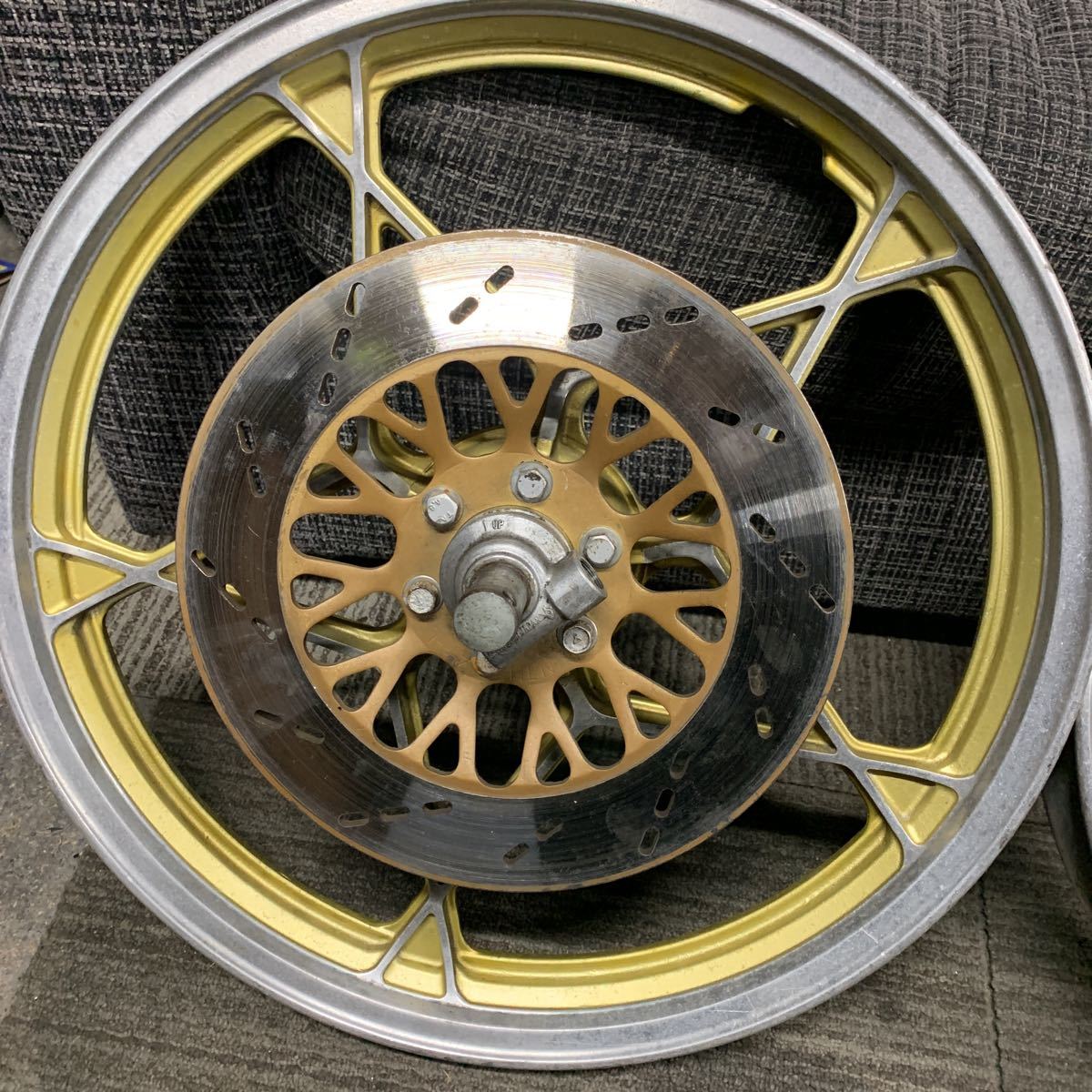 スズキ 純正ホイール 当時物 gt380 gs400 gsx400e ホーク バブの入札