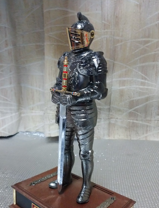 西洋甲冑 金属製 ラジオ？スーパーニッカ オブジェ 約30cm(甲冑（兜  