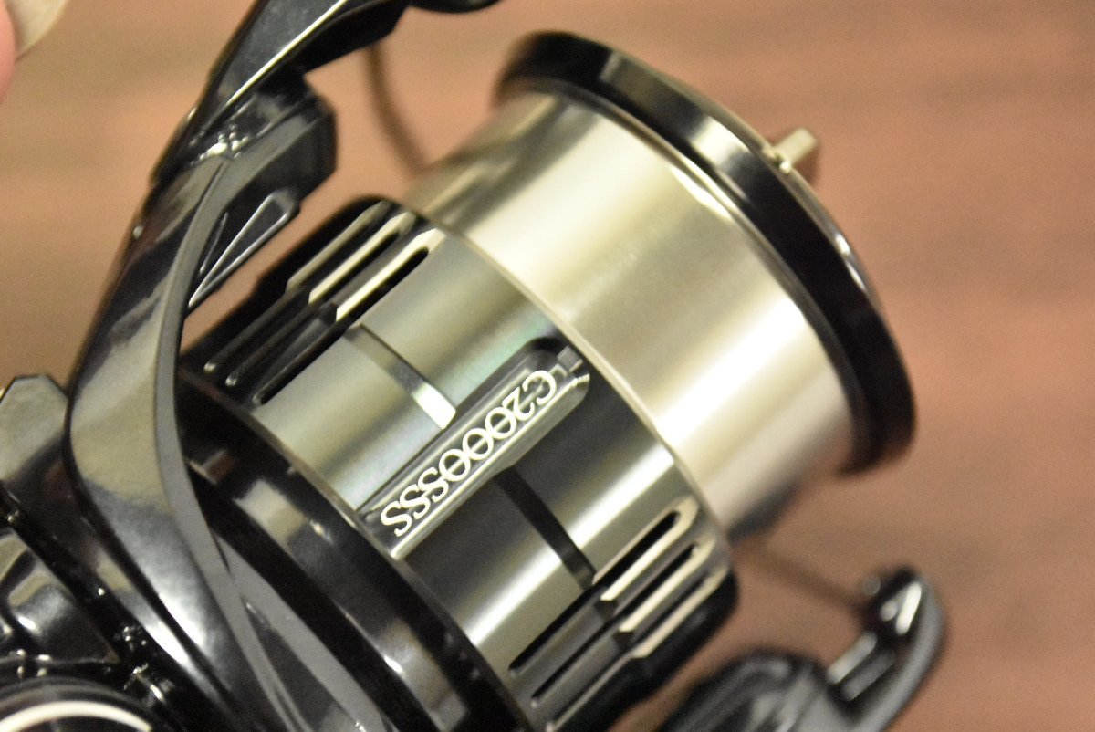 美品☆2】シマノ 19 ヴァンキッシュ C2000SSS SHIMANO Vanquish 