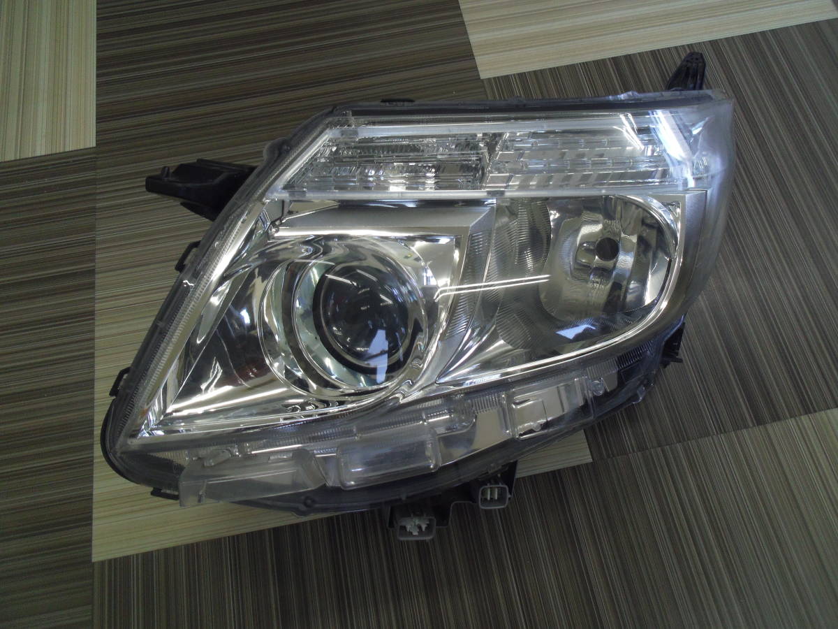超激得，新品 ☆ トヨタ ノア エスクァイア 80 前期 純正 LED 左ヘッド 
