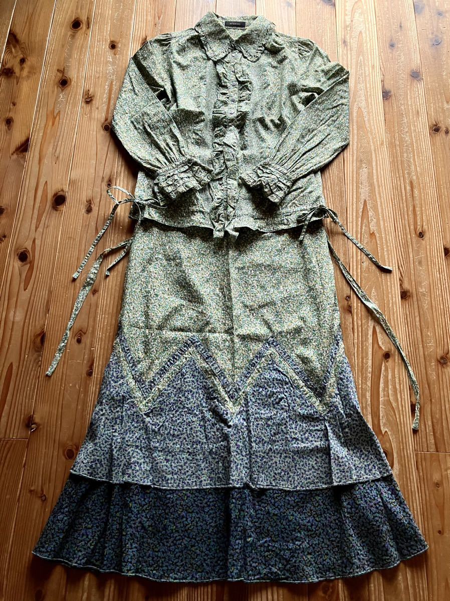 美品　インゲボルグ　ローン☆小花　ブラウス＆スカート　グリーン系