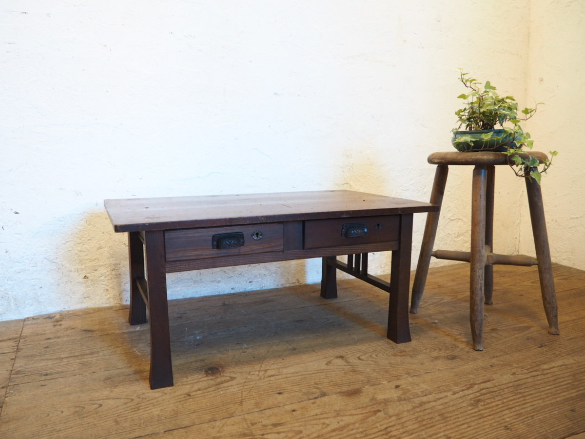 ユX0547◆天板W67，5cm×D43cm◆一枚板のレトロな古い木製文机◆陳列台 収納棚 ローテーブル ちゃぶ台 古民家 和モダンアンティークA笹4