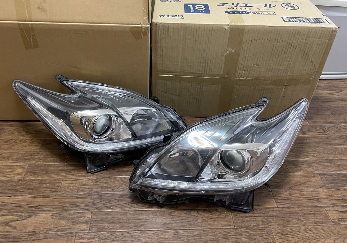 シ*ル様 ZVW30 後期HID ヘッドライト 左右 オマケ付き 動作確認済み 30