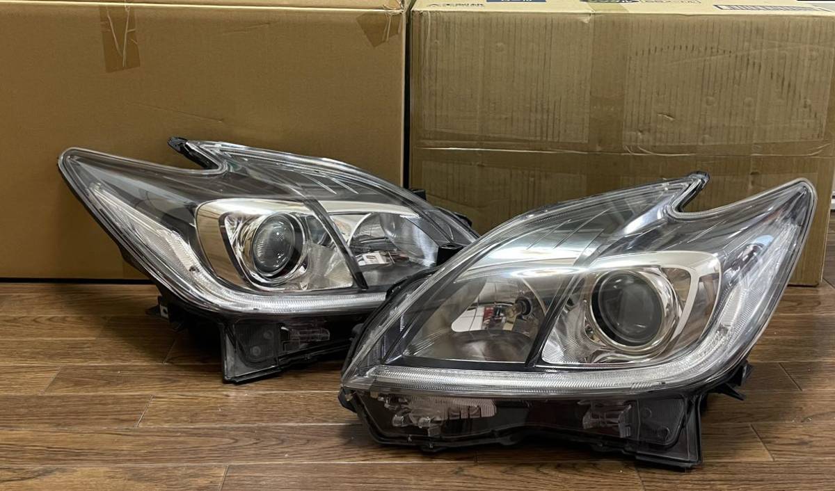 シ*ル様 ZVW30 後期HID ヘッドライト 左右 オマケ付き 動作確認済み 30